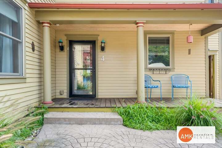 Lake Life Getaway - Condo Near Downtown