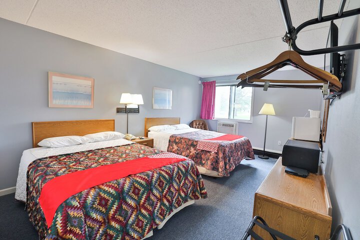 OYO Hotel Pipestone MN Canterbury Park