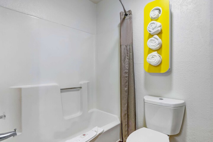Room 28 of 48