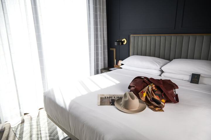 Room 18 of 108
