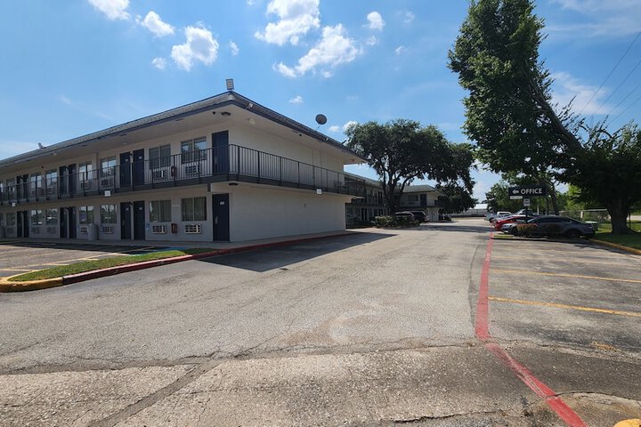 Motel 6 Conroe TX