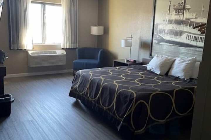 Room 15 of 19