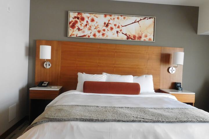 Room 33 of 63