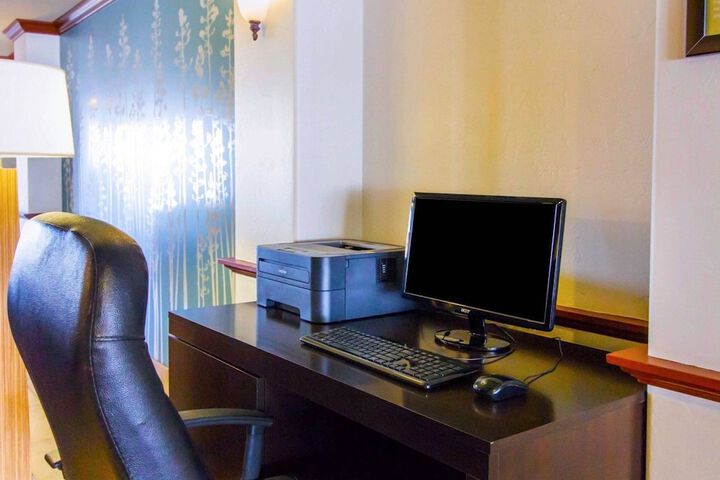 Business Center 34 of 34