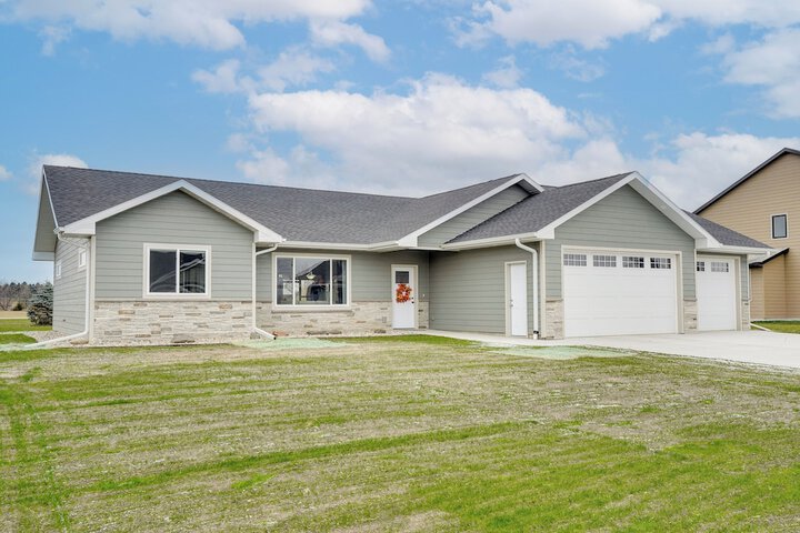 Family-friendly Brookings Home: 3 Mi to Downtown!