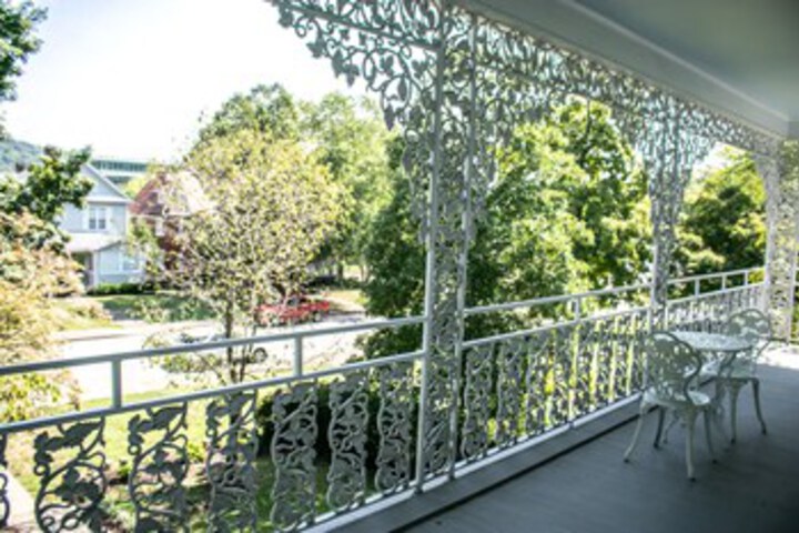 Governors Inn Bed & Breakfast