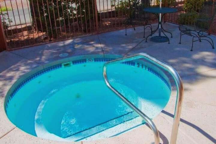 Pool 10 of 52