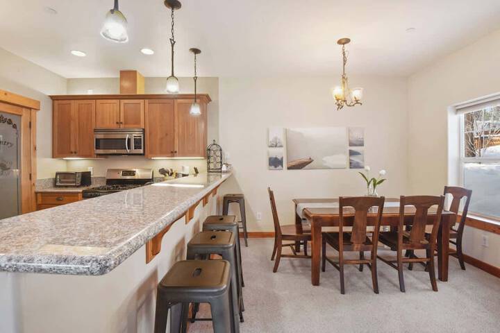 Sunny Woods Acres Near Golf & Adventure Park