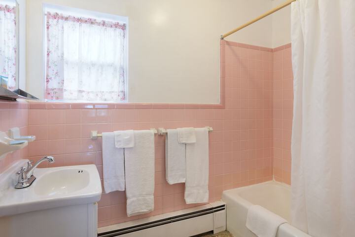 Knob Hill Motor Lodge – Hillsville