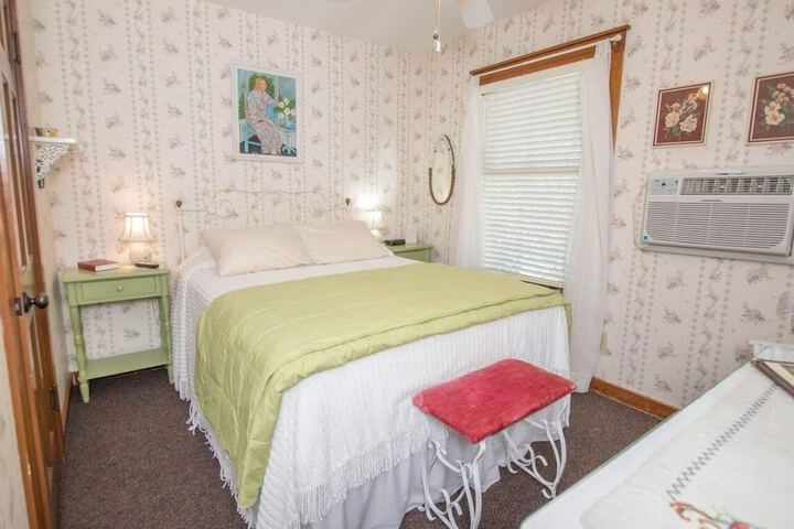 Room 77 of 162