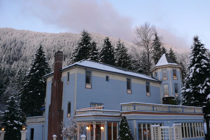 Alexanders Lodge