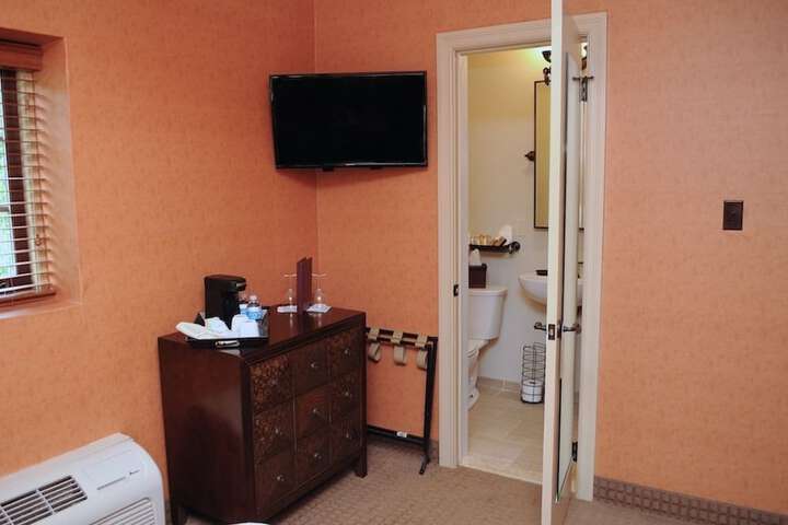 Room 26 of 47