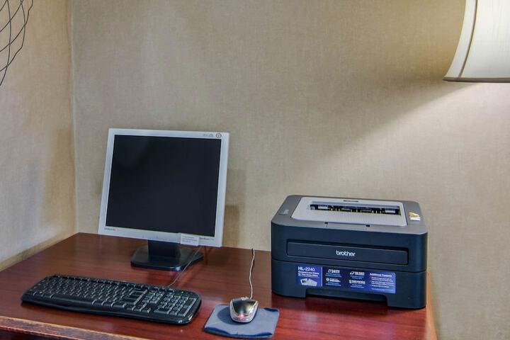 Business Center 34 of 35