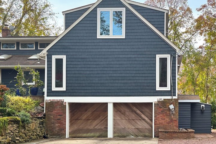 Cozy Dix Hills Apt w / Deck 7 Mi to Beach!