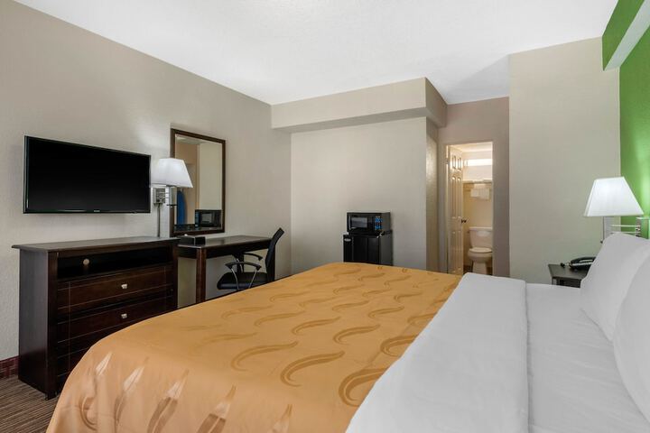 Room 31 of 40