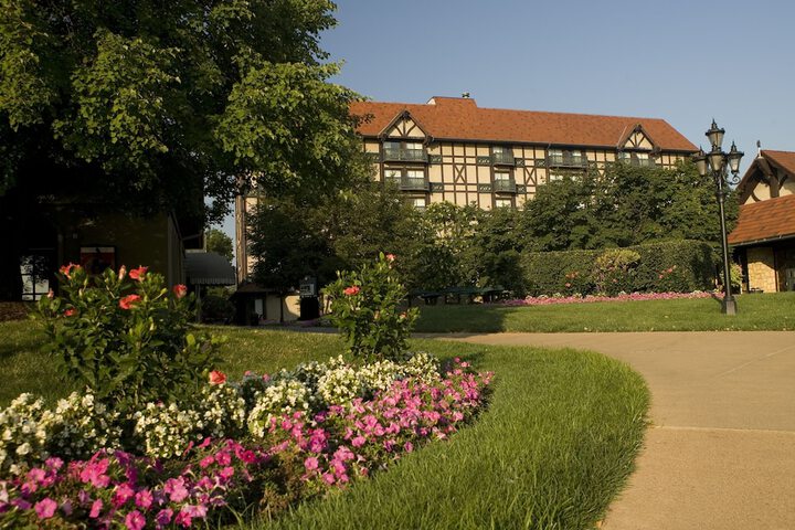 Hotel Exterior 71 of 72