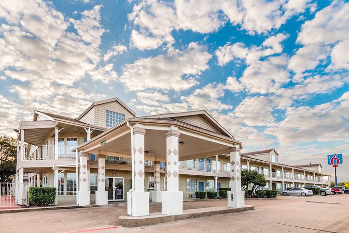 Motel 6 Waxahachie TX