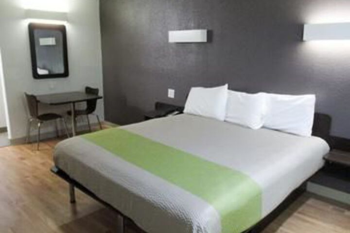 Budget Inn & Suites Commerce