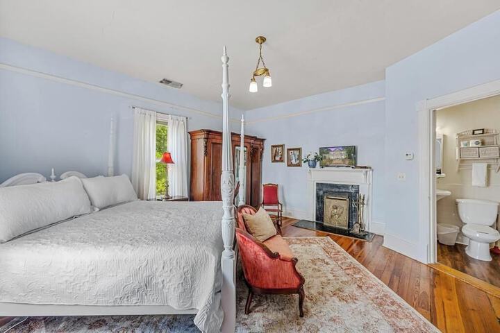 Room 43 of 65