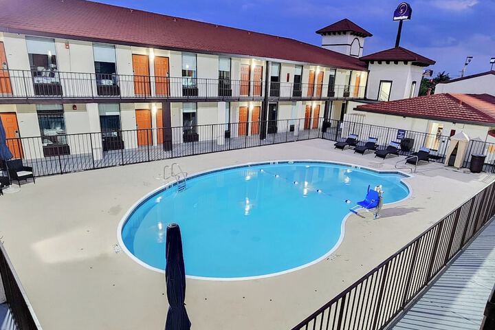 Pool 3 of 9