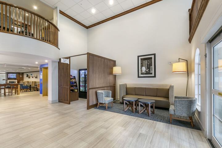 Hotel 4 of 57