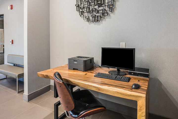 Business Center 29 of 29