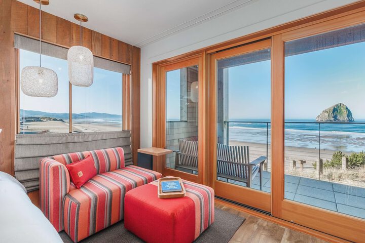 Headlands Coastal Lodge & Spa
