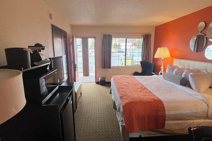 Room 25 of 58