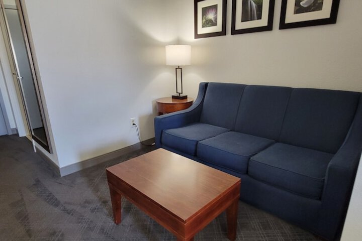 Room 25 of 41