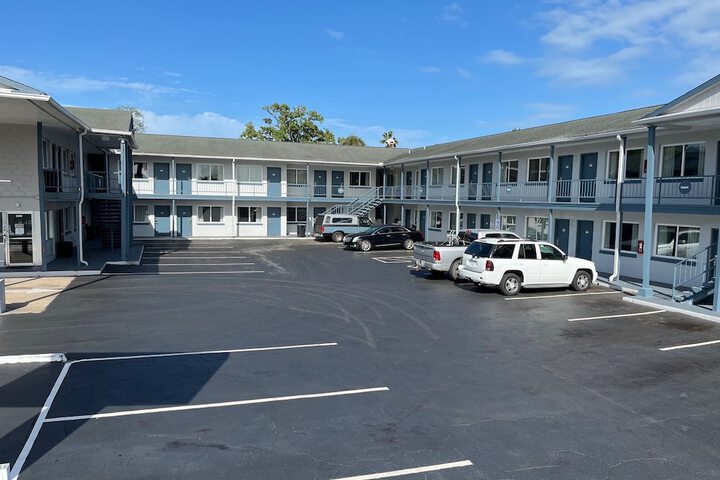 8th Street Motel