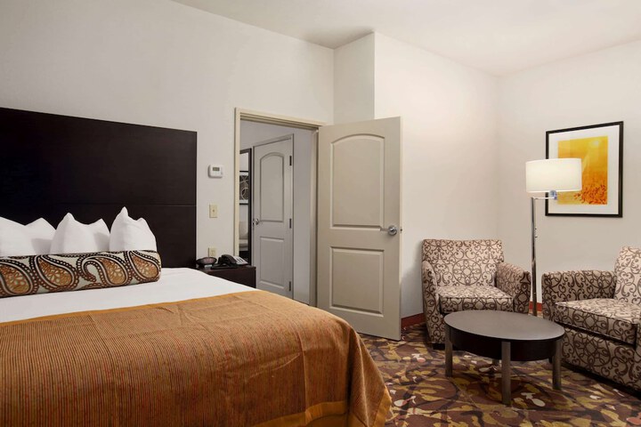 Room 10 of 23