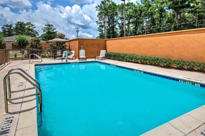 Pool 4 of 35