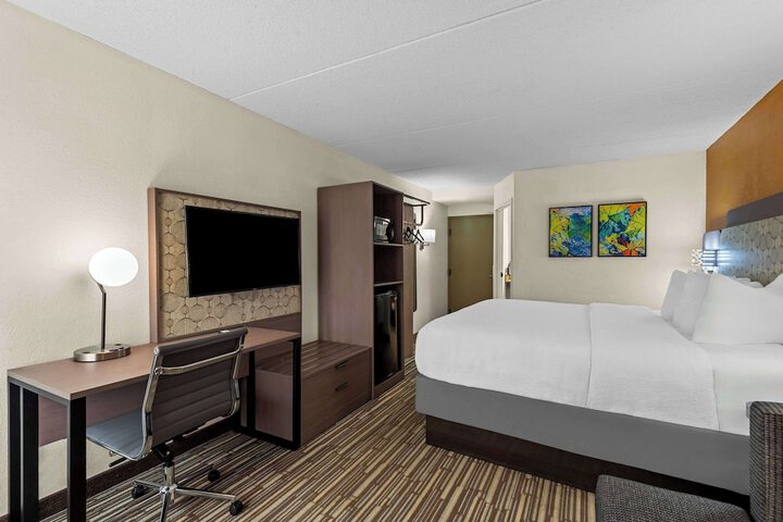 Room 17 of 42