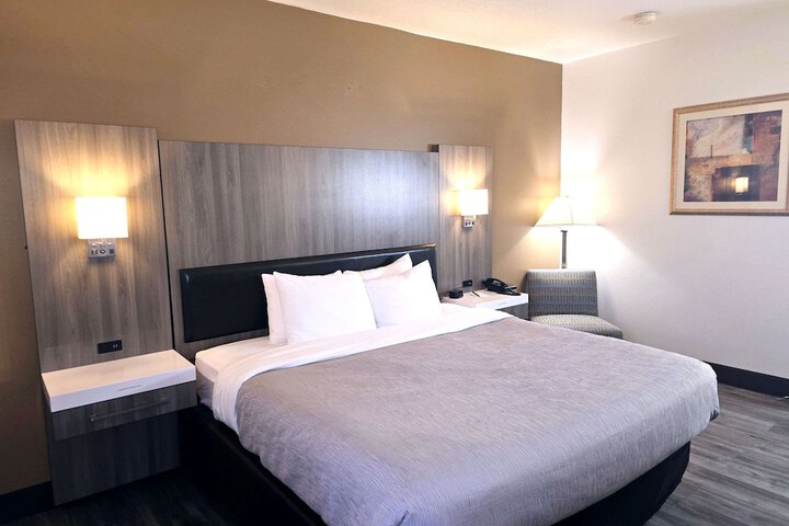 Quality Inn & Suites Longview Kelso