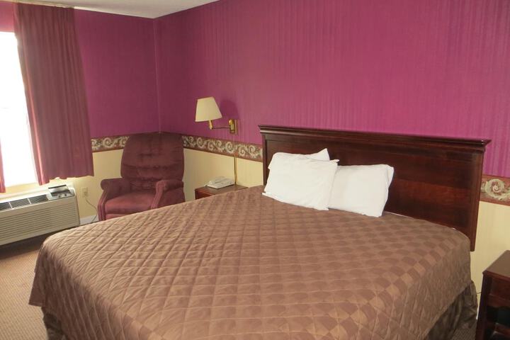 Room 42 of 48
