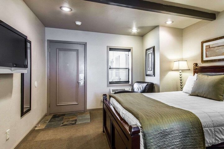 Room 12 of 42