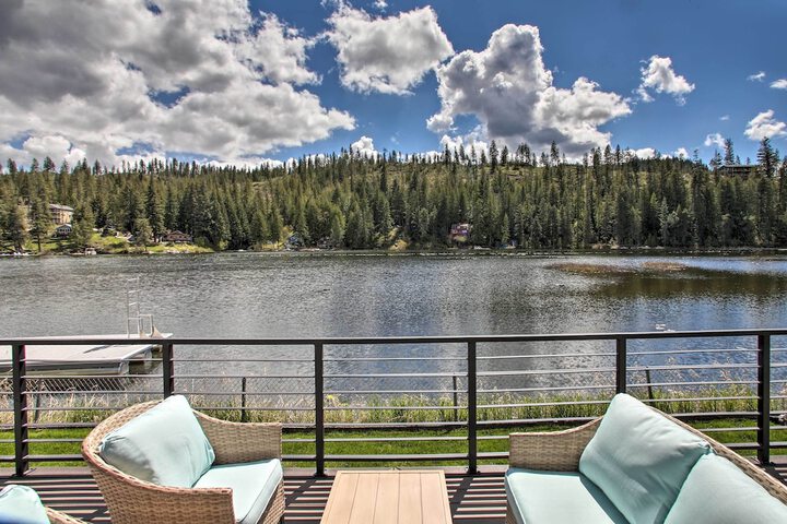A Contemporary Dream: Lakefront Rathdrum Oasis!