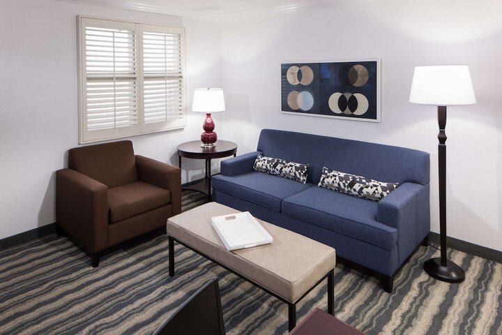 Room 10 of 30