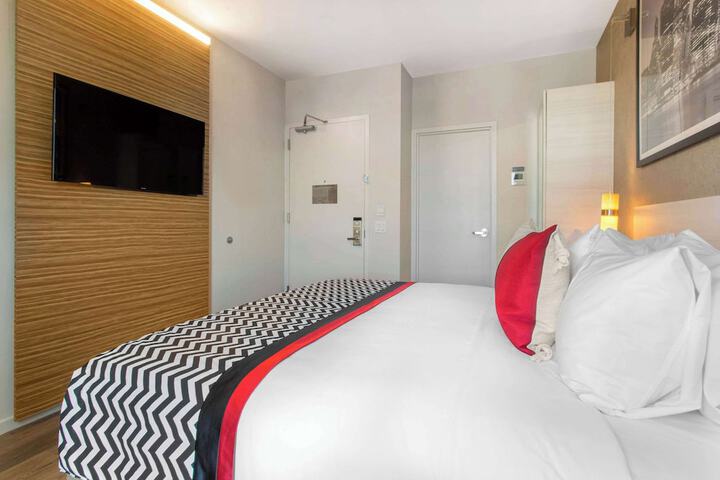 Room 41 of 66