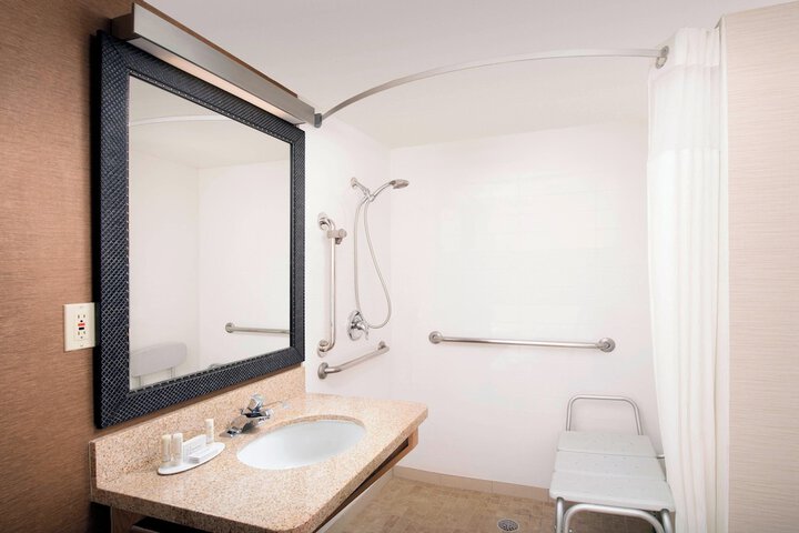 Room 14 of 27