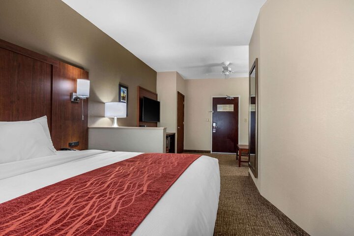 Room 28 of 41