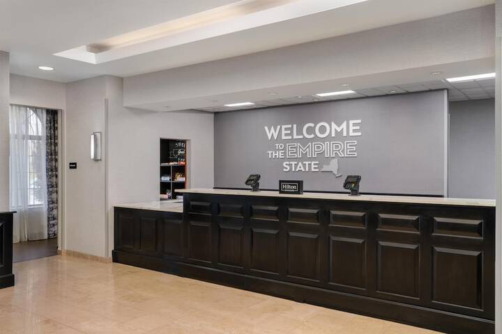 Hampton Inn & Suites Rockville Centre