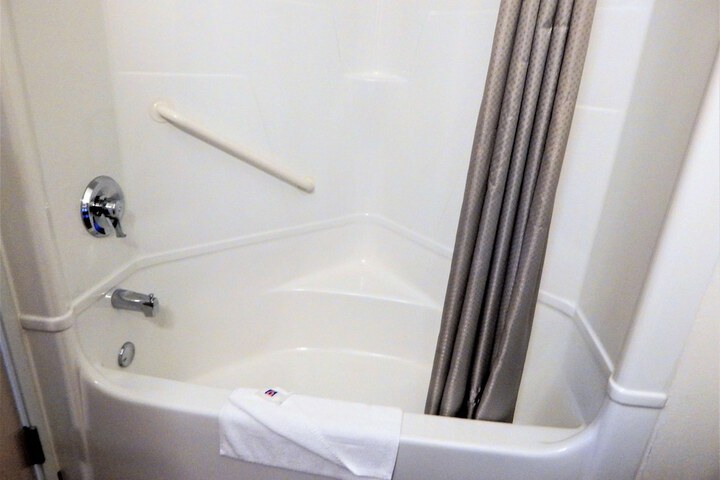 Baymont Inn & Suites Sheridan