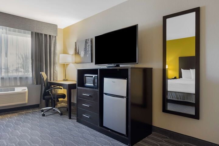 Room 11 of 37