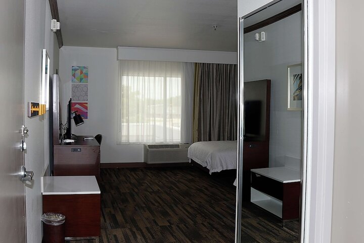 Room 8 of 31