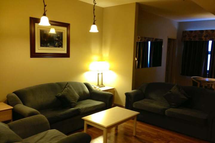 Petawawa River Inn and Suites