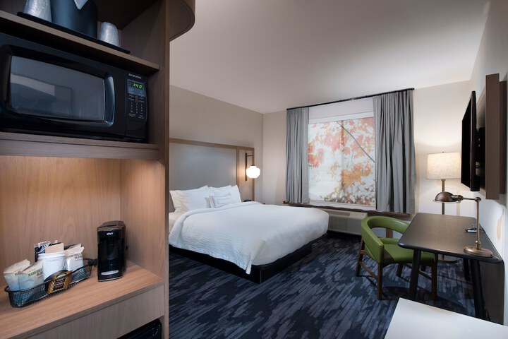 Room 16 of 33