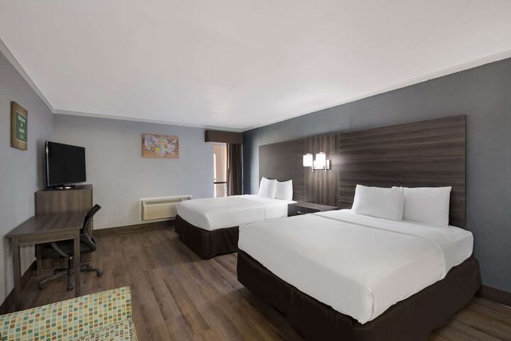 Room 21 of 36