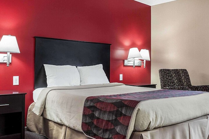 Econo Lodge Jamestown South