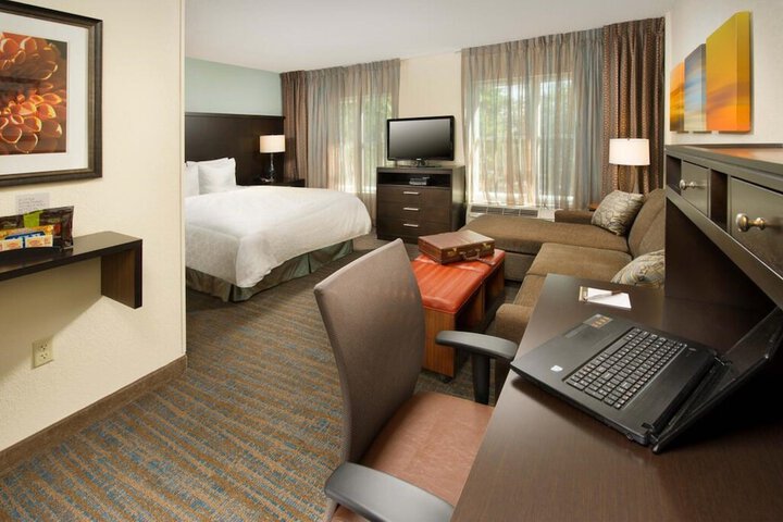 Staybridge Suites Chicago - Glenview by IHG